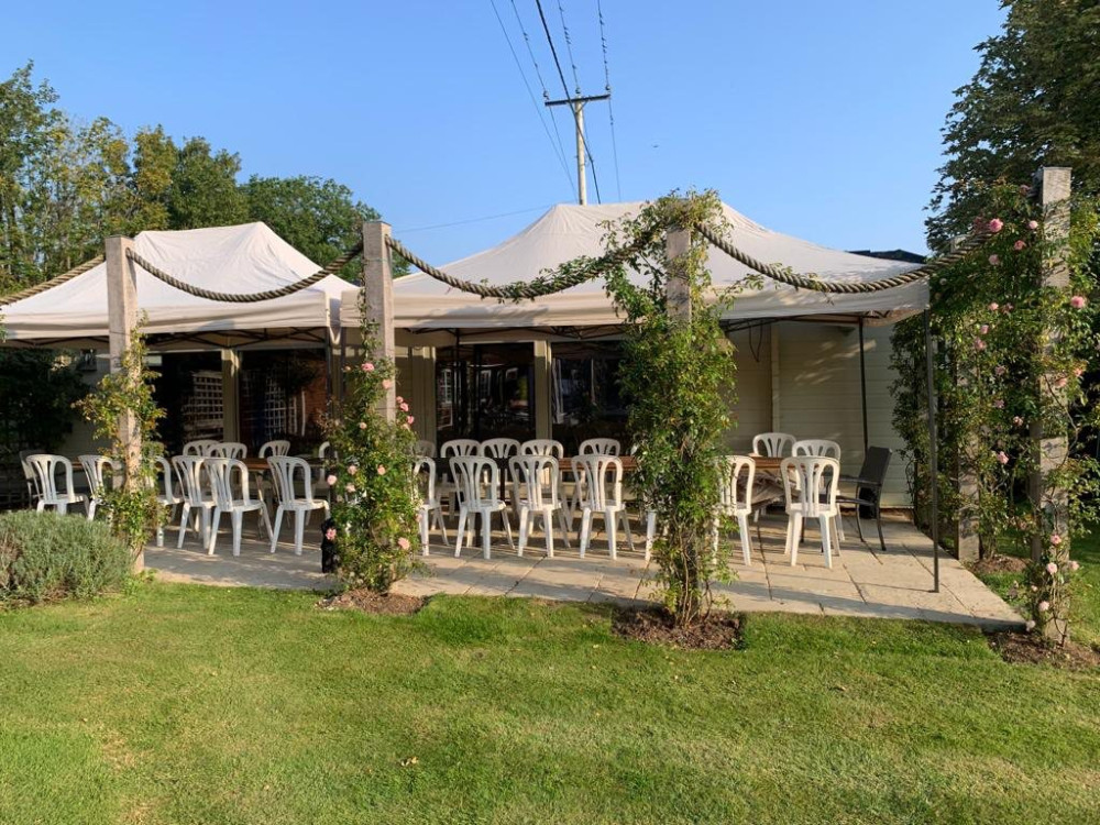 3x4.5m Pop Up Gazebo With Wheeled Bag, 4 Leg Weights, Rope and Pegs