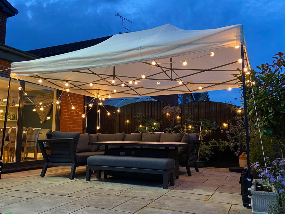 3x4.5m Pop Up Gazebo With Wheeled Bag, 4 Leg Weights, Rope and Pegs