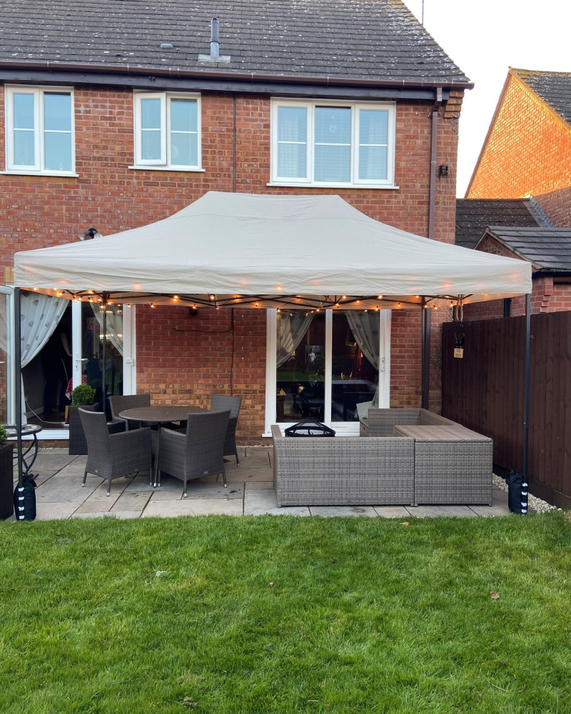 3x4.5m Pop Up Gazebo With Wheeled Bag, 4 Leg Weights, Rope and Pegs