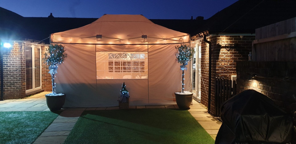 3x4.5m Pop Up Gazebo With Wheeled Bag, 4 Leg Weights, Rope and Pegs + 4 Side Walls ( STD )