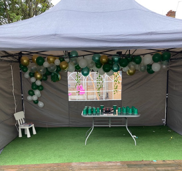 3x4.5m Pop Up Gazebo With Wheeled Bag, 4 Leg Weights, Rope and Pegs + 4 Side Walls ( STD )