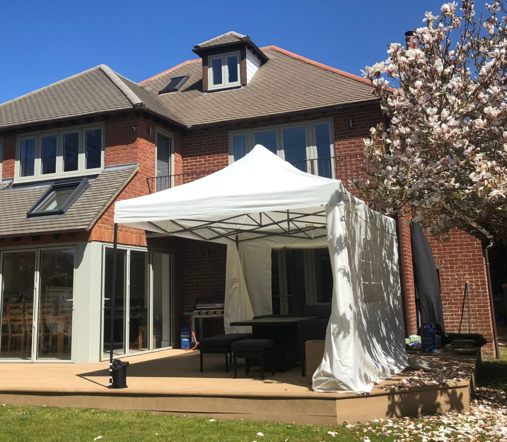 3x4.5m Pop Up Gazebo With Wheeled Bag, 4 Leg Weights, Rope and Pegs + 4 Side Walls ( STD )