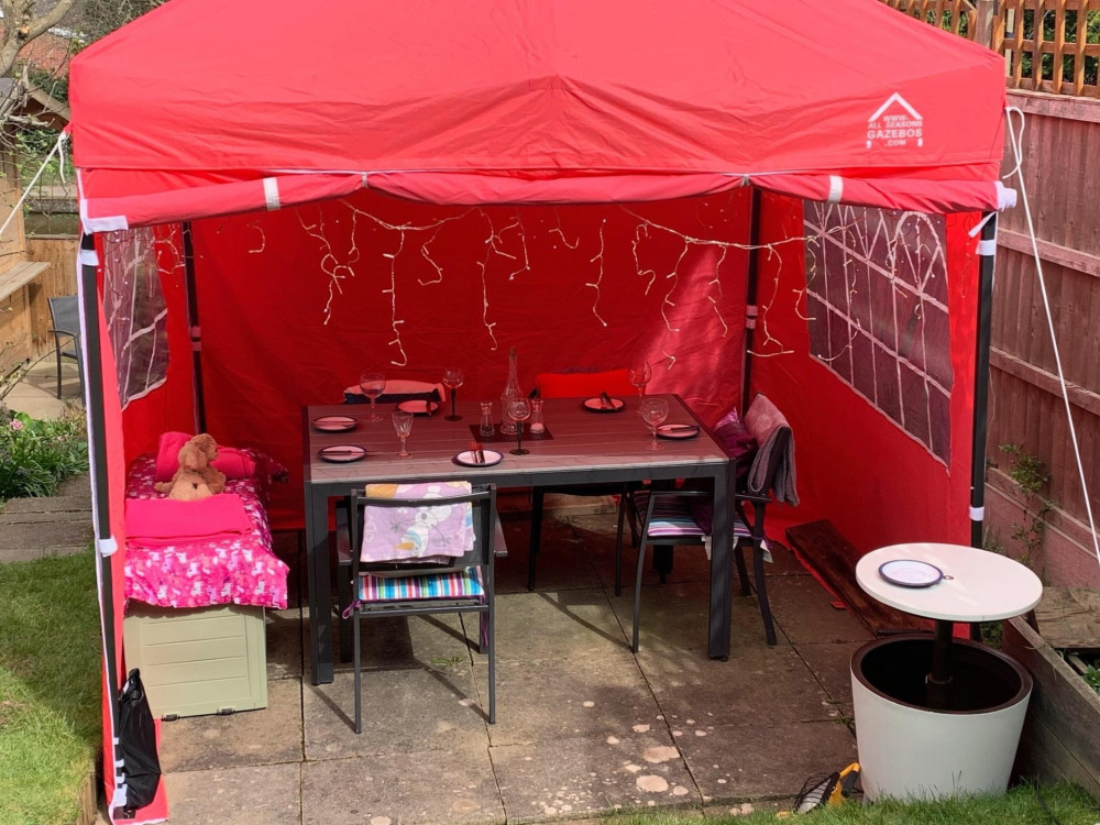 3x3m Pop Up Gazebo With Wheeled Bag, 4 Leg Weights, Rope and Pegs + 4 Superior / Heavyweight Side Walls (SUP)