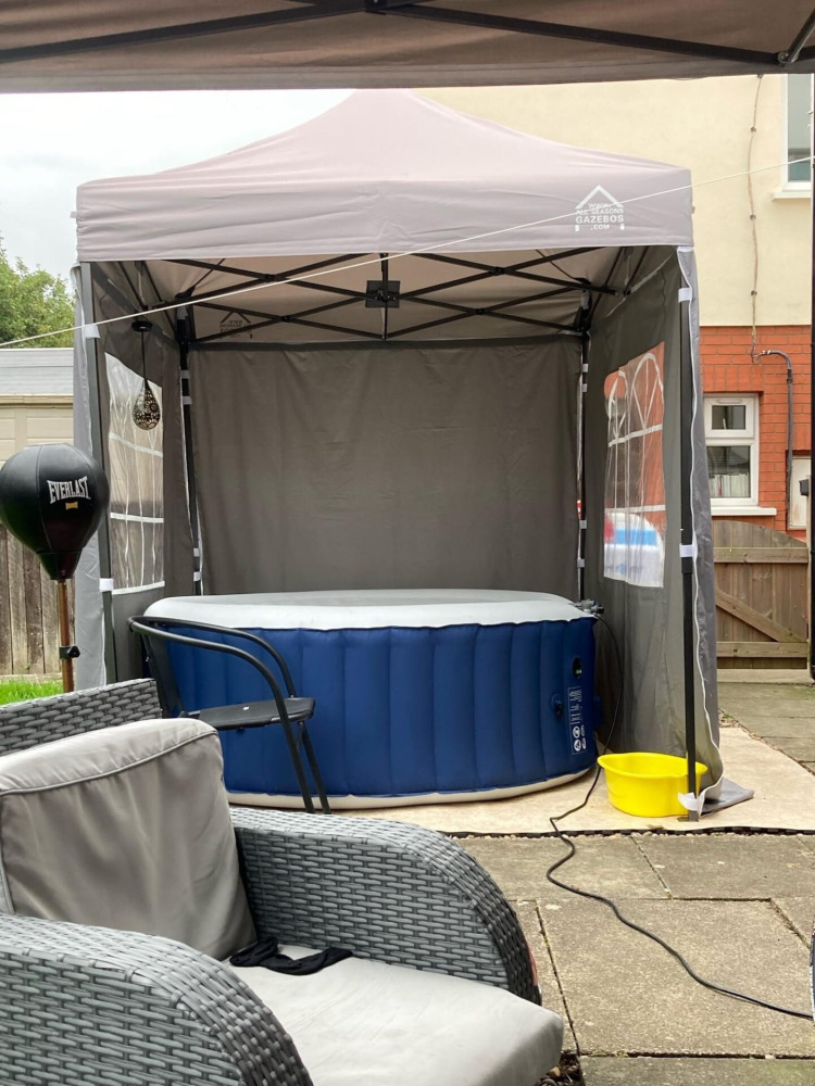 2x2m Pop Up Gazebo With Wheeled Bag, 4 Leg Weights, Rope and Pegs + 4 Side Walls ( STD )