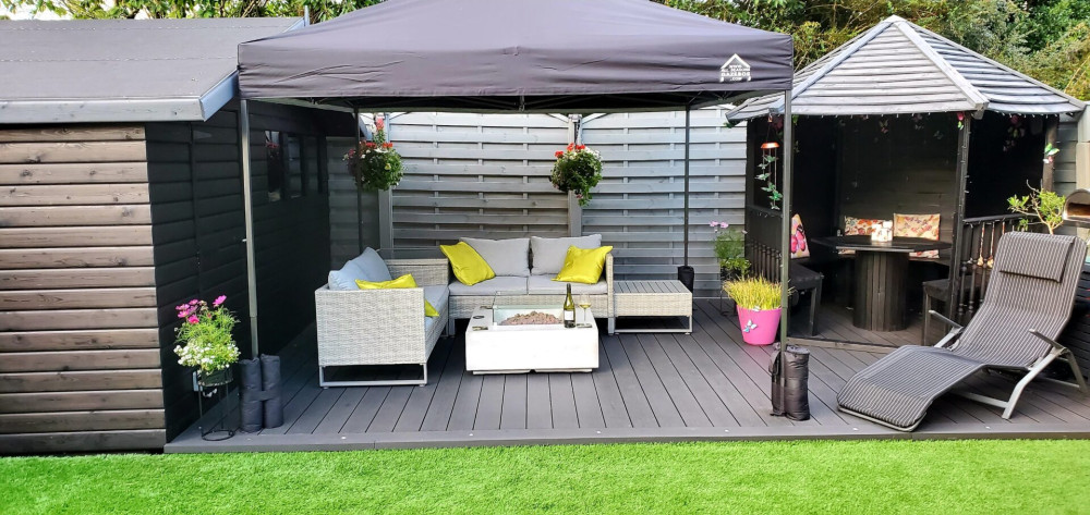 3x3m Pop Up Gazebo With Wheeled Bag, 4 Leg Weights, Rope and Pegs